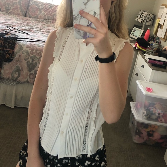H&M Tops - H&M White Sleeveless Ruffle Top